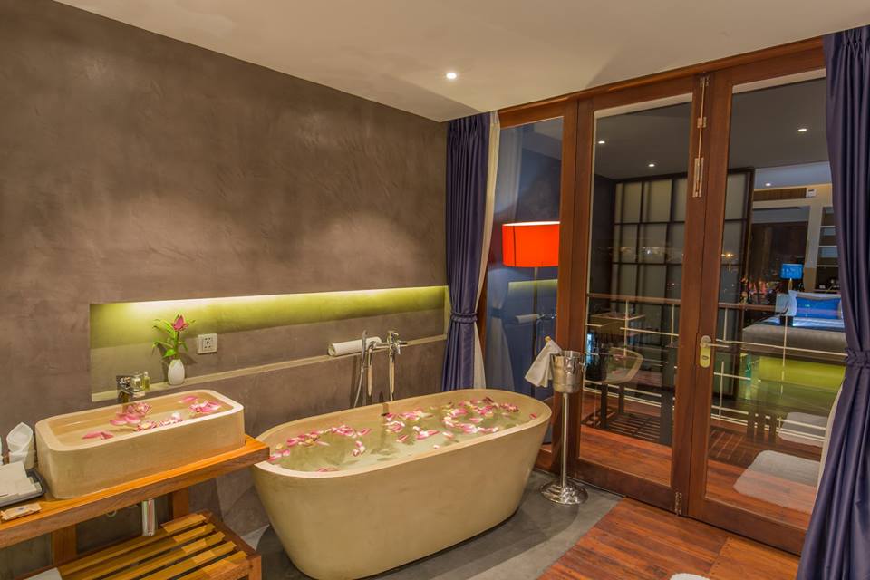 Sakmut Boutique Hotel Bathtub