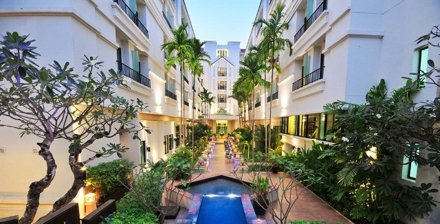 Tara Angkor Hotel dome courtyard